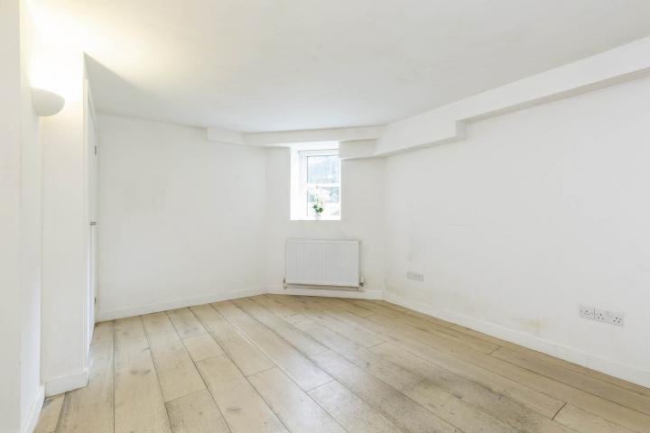 			2 Bedroom, 1 bath, 1 reception Flat			 Fairhazel Gardens, South Hampstead